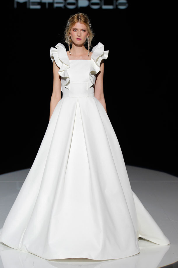 ilovebrides.pt Jesus Peiro 2018 Barcelona Bridal Fashion Week 2017